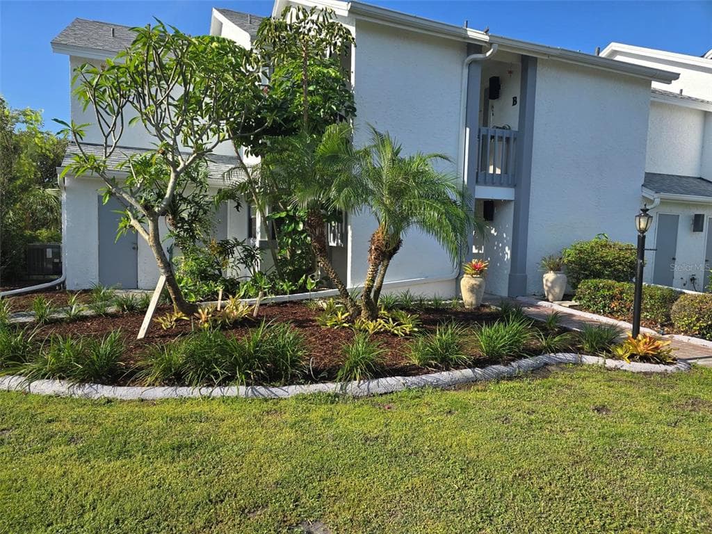 611 LIVELY DRIVE UNIT A SUN CITY CENTER, FL 33573