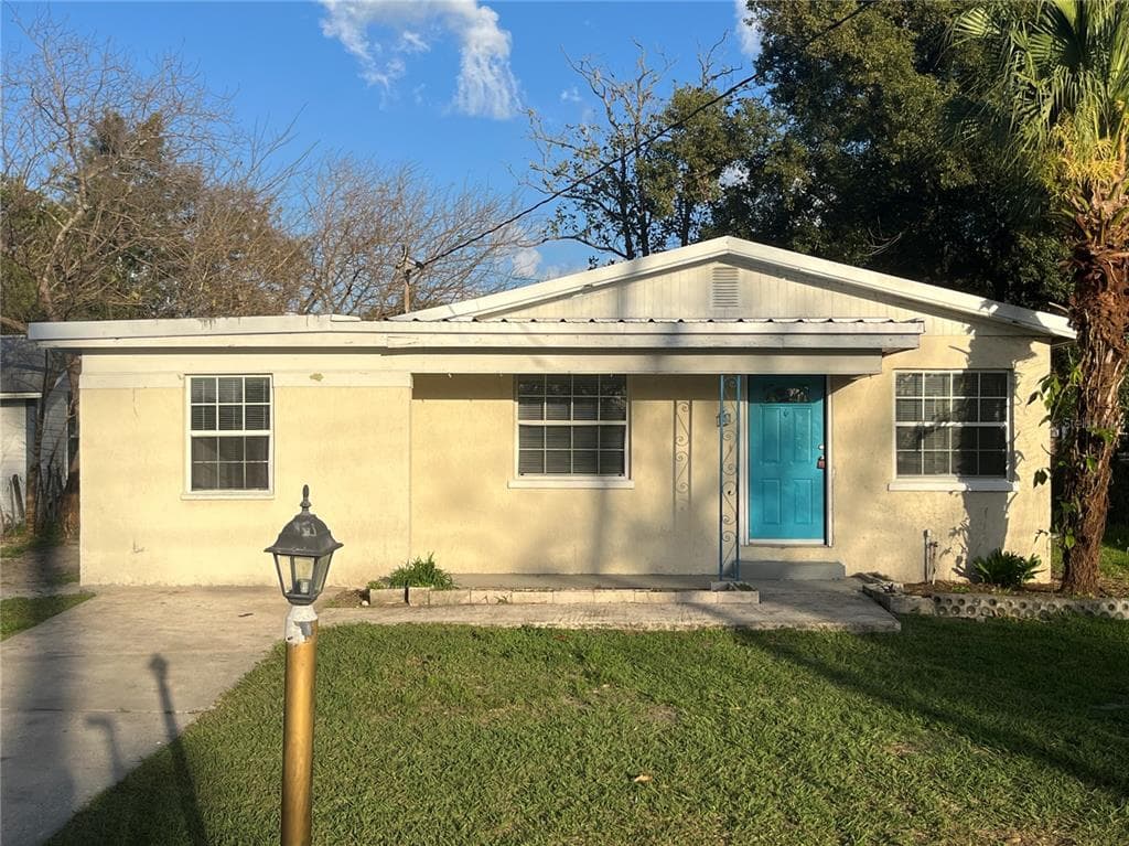 1131 N SWINDELL AVENUE LAKELAND, FL 33805