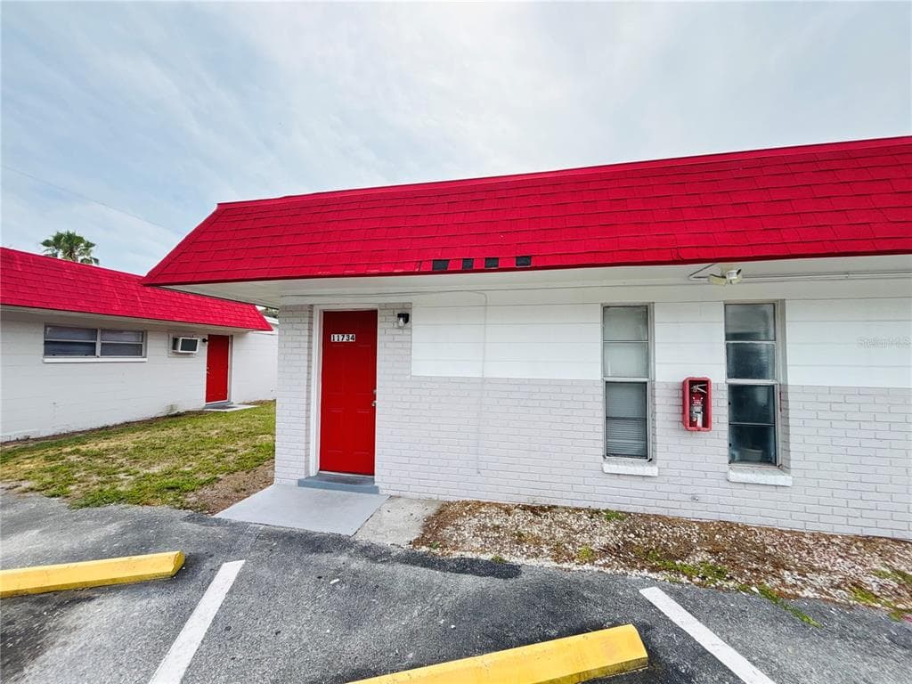 11734 N 14TH STREET TAMPA, FL 33612