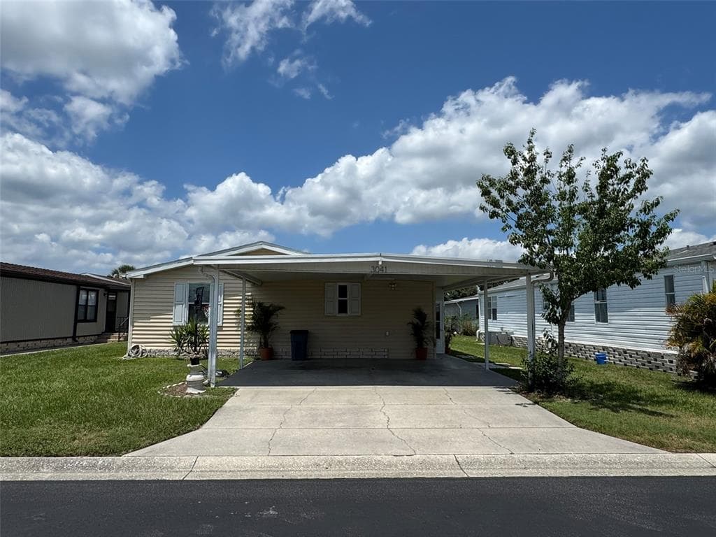 3041 SHORT LEAF STREET WESLEY CHAPEL, FL 33543