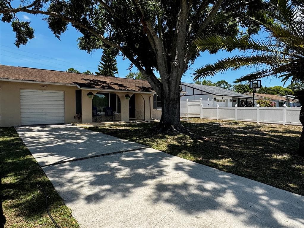 13122 CUMBERLAND DRIVE LARGO, FL 33773