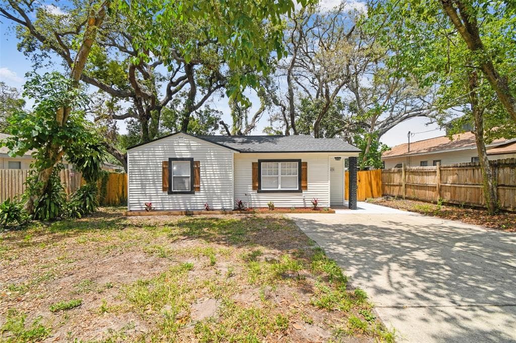 1404 E CURTIS STREET TAMPA, FL 33603