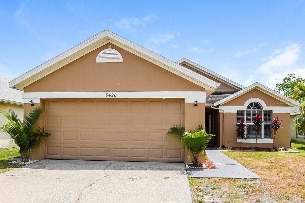 8420 FORT CLINCH AVENUE ORLANDO, FL 32822