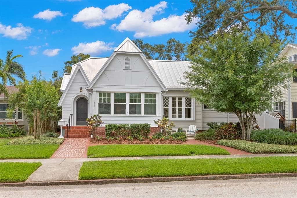 626 16TH AVENUE NE ST PETERSBURG, FL 33704