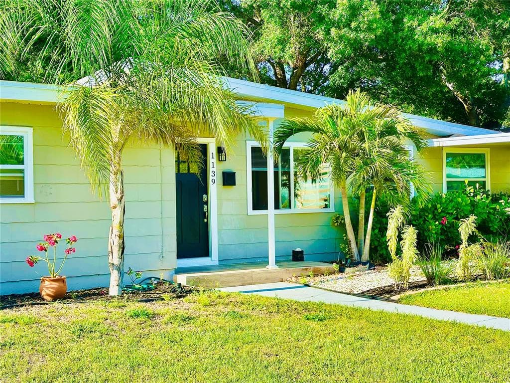 1139 51ST AVENUE N ST PETERSBURG, FL 33703