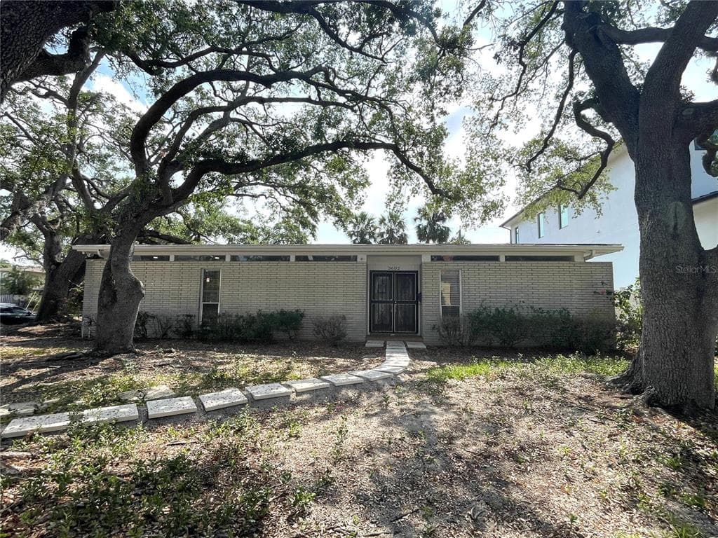 3602 S BEACH DRIVE TAMPA, FL 33629