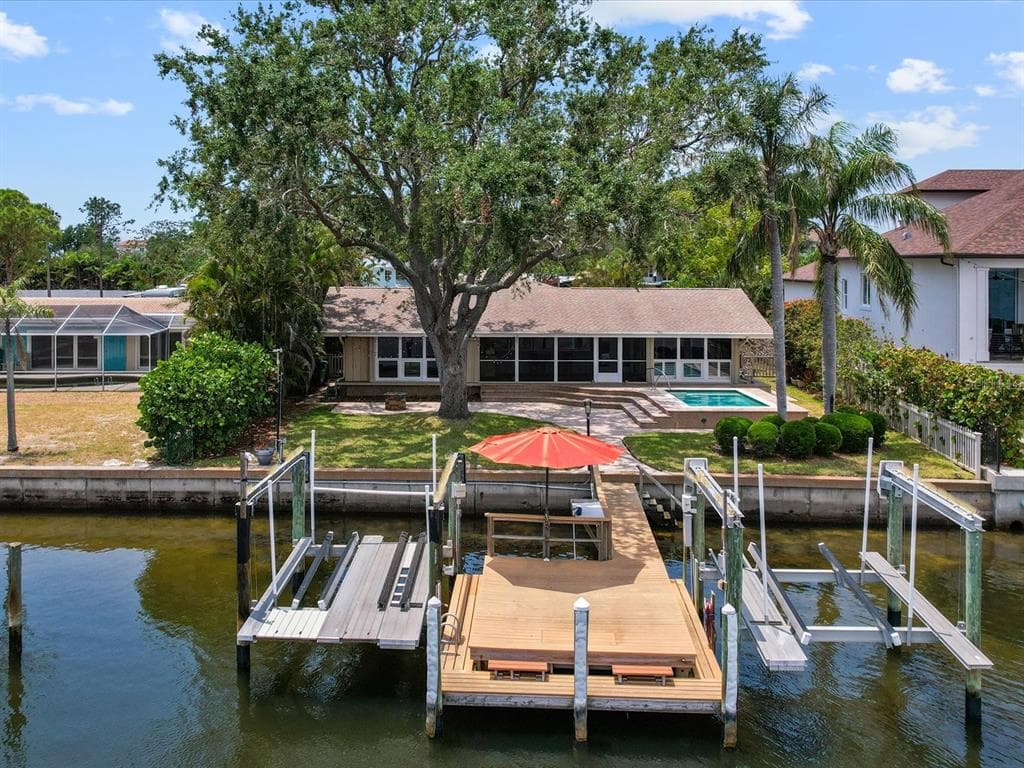 150 CARLYLE DRIVE PALM HARBOR, FL 34683