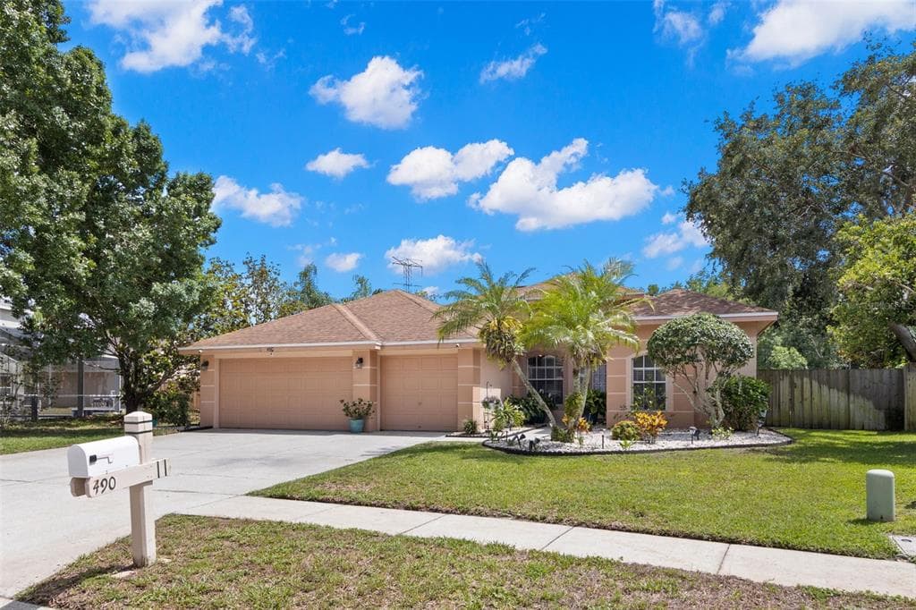490 KNIGHT DRIVE TARPON SPRINGS, FL 34688
