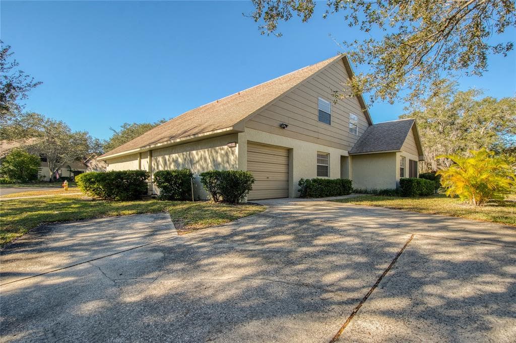 2870 RAMPART CIRCLE CLEARWATER, FL 33761