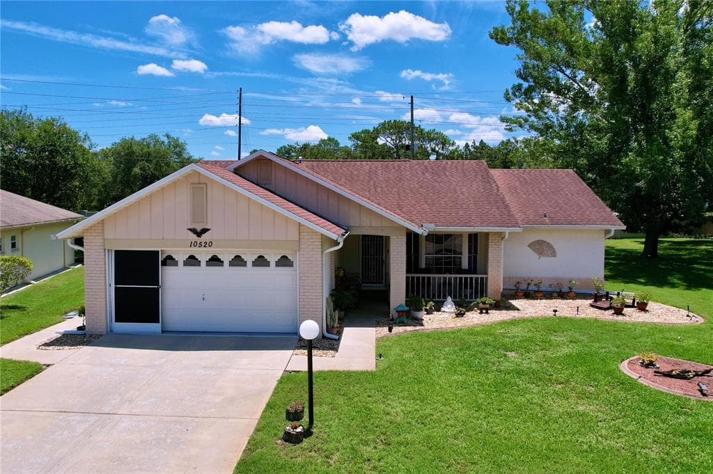 10520 TAPESTRY DRIVE PORT RICHEY, FL 34668