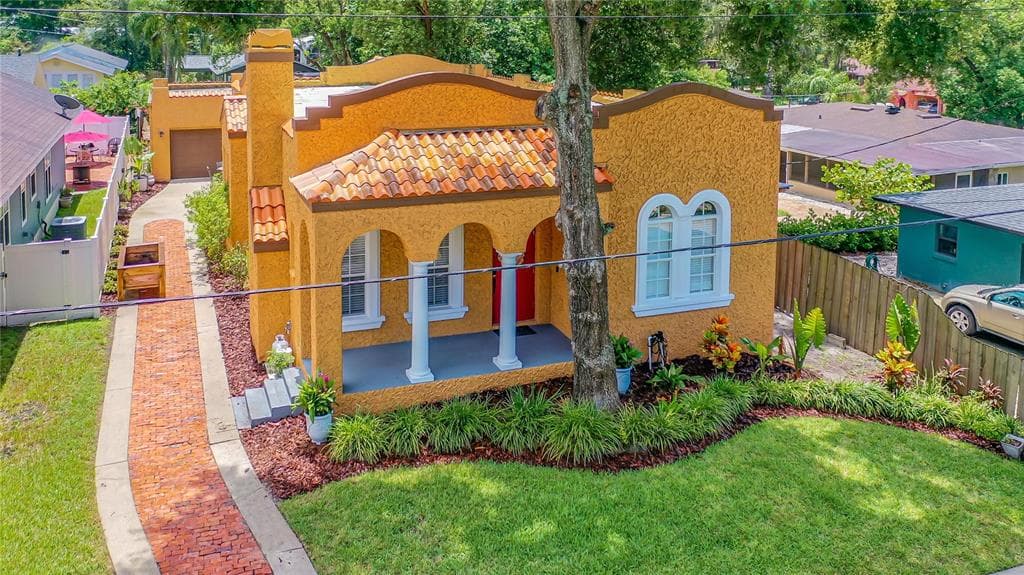 220 W MINNEHAHA STREET TAMPA, FL 33604