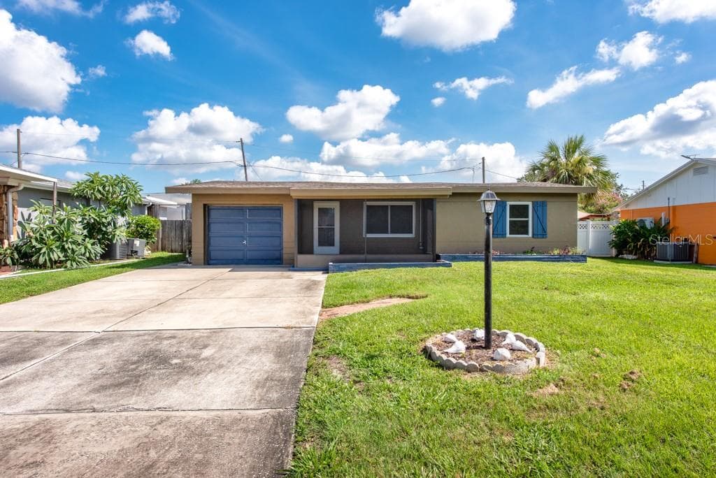 8305 75TH PLACE SEMINOLE, FL 33777
