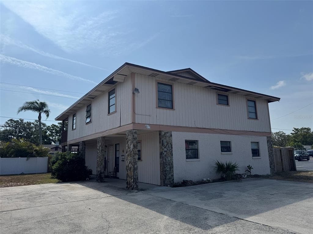 3033 16TH STREET N ST PETERSBURG, FL 33704