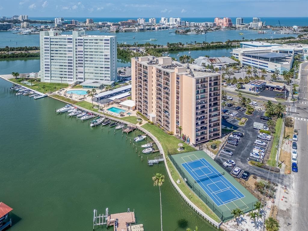 51 ISLAND WAY UNIT 503 CLEARWATER BEACH, FL 33767