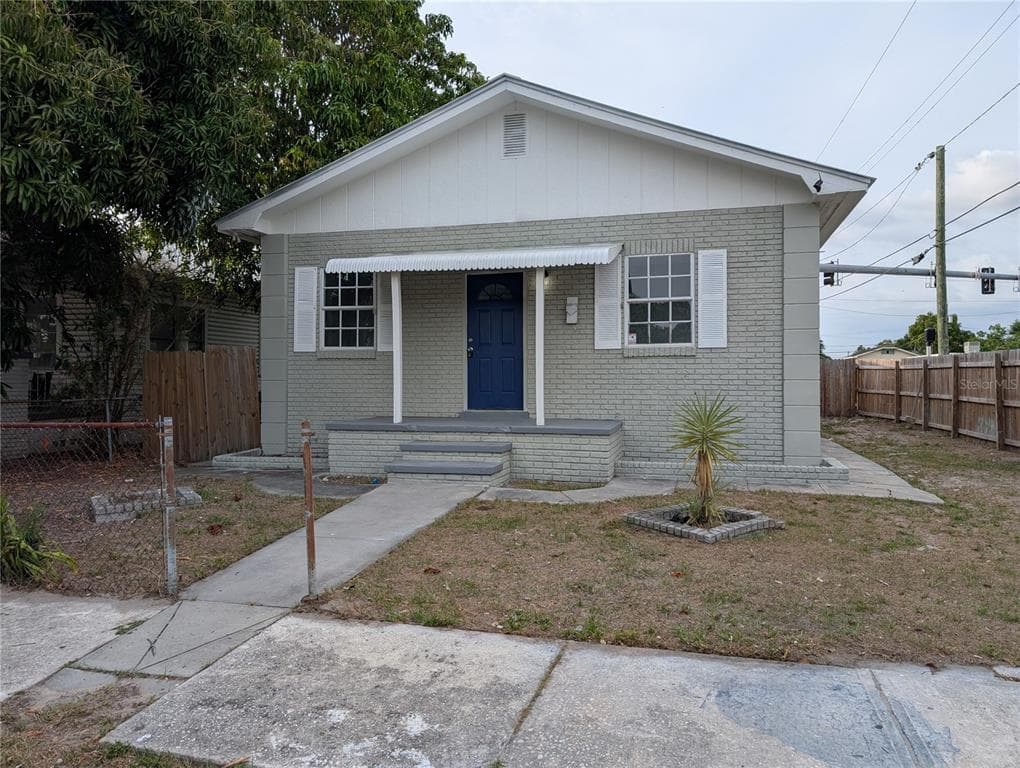 1316 E HOLMES AVENUE TAMPA, FL 33605