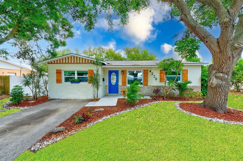 4228 TARPON DRIVE SE ST PETERSBURG, FL 33705