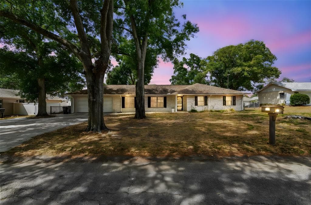 1102 SHADOWBROOK DRIVE N LAKELAND, FL 33813
