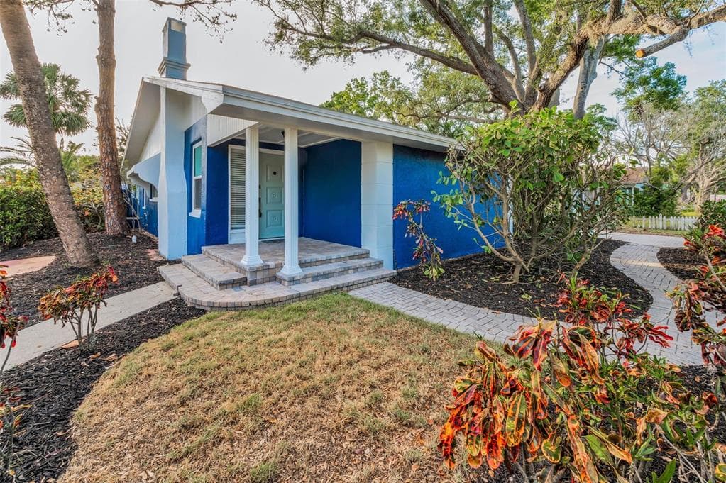 330 PINEAPPLE STREET TARPON SPRINGS, FL 34689