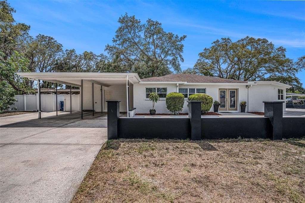 202 W AZALEA AVENUE TAMPA, FL 33612
