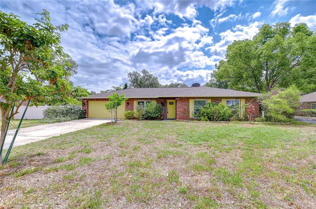 2524 LAURELWOOD LANE VALRICO, FL 33596