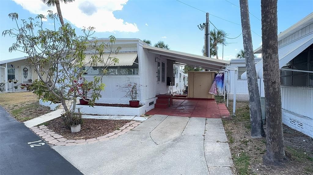 4851 W GANDY BOULEVARD UNIT B4L12 TAMPA, FL 33611