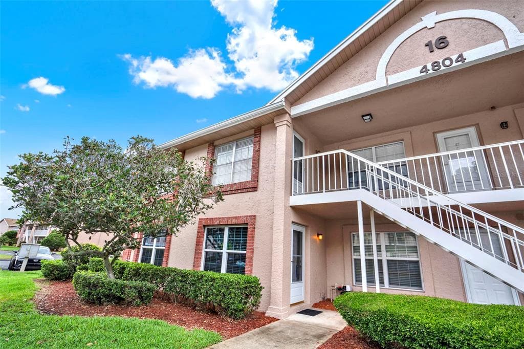4804 MYRTLE OAK DRIVE UNIT 11 NEW PORT RICHEY, FL 34653