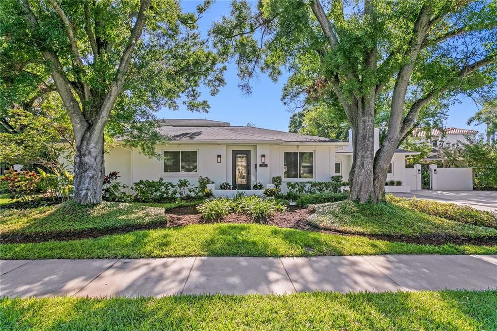 444 W DAVIS BOULEVARD TAMPA, FL 33606