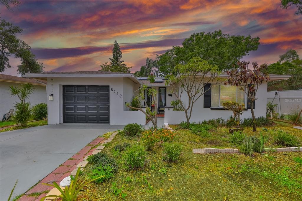 5219 4TH STREET S ST PETERSBURG, FL 33705