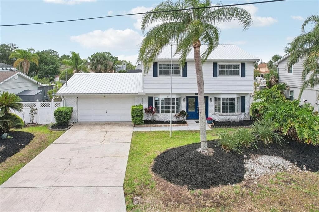 8706 ELMWOOD LANE TAMPA, FL 33615