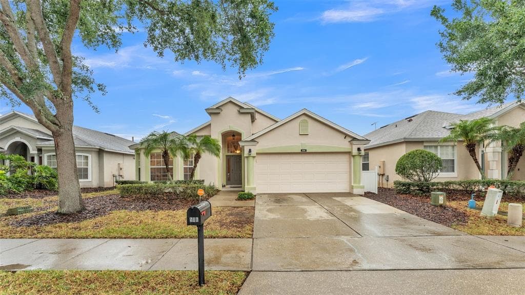 506 HENLEY CIRCLE DAVENPORT, FL 33896
