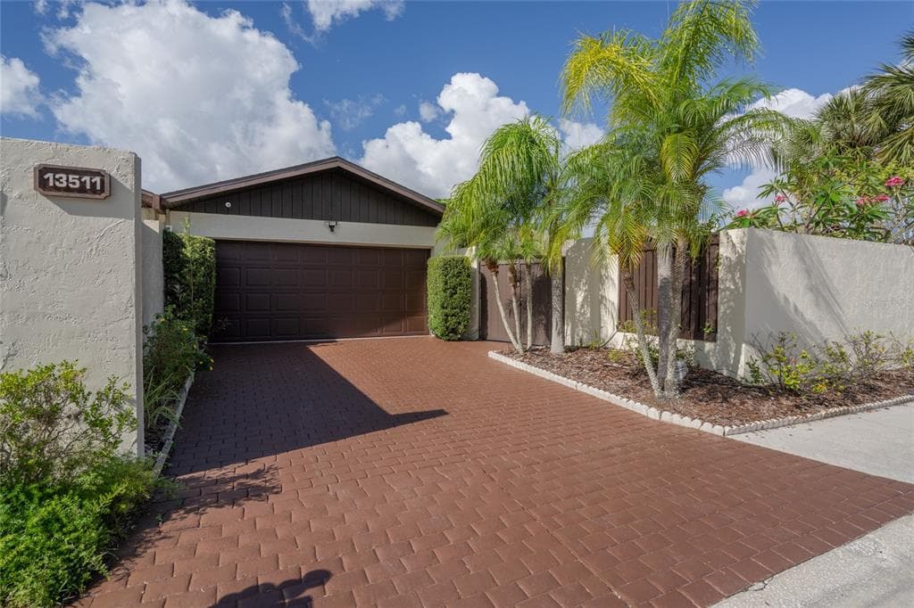 13511 AVISTA DRIVE TAMPA, FL 33624