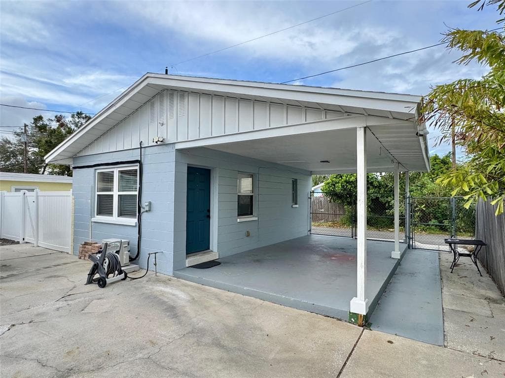 3815 1ST AVENUE N UNIT B ST PETERSBURG, FL 33713