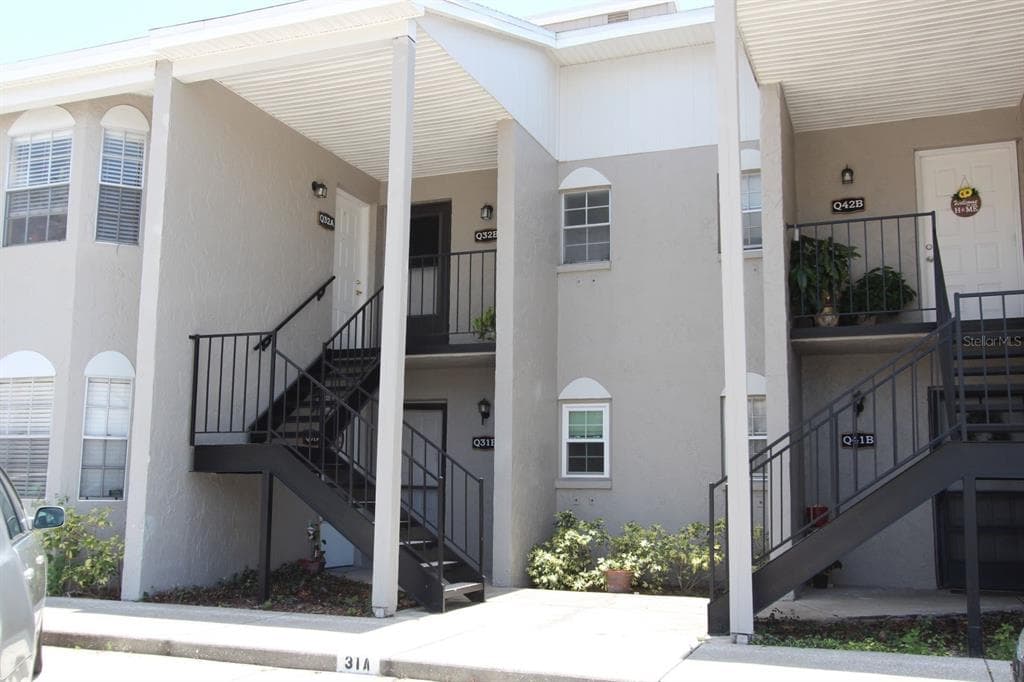 4513 S OAK DRIVE UNIT Q31B TAMPA, FL 33611
