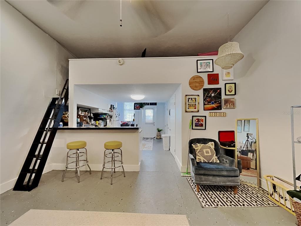 2305 W TEXAS AVENUE UNIT 5 TAMPA, FL 33629