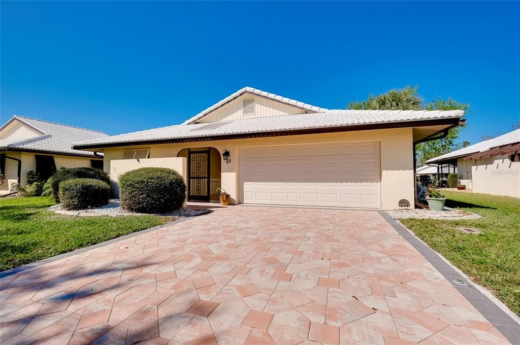 49 SANDSTONE CIRCLE VENICE, FL 34293