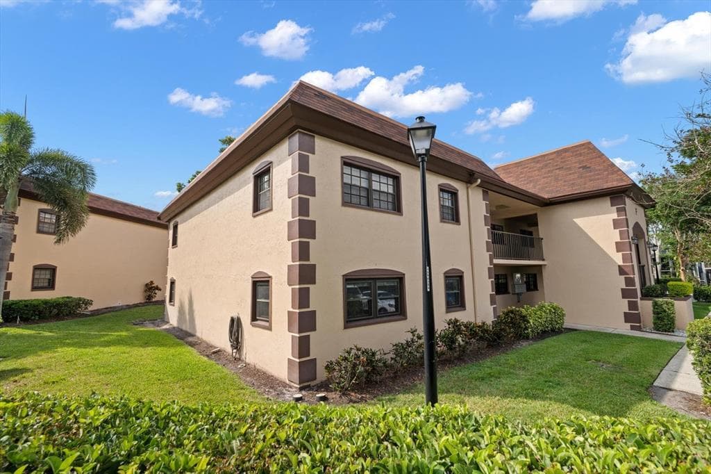 12900 VONN ROAD UNIT F101 LARGO, FL 33774