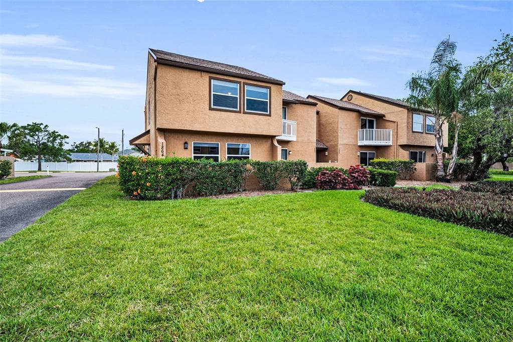 1864 CLEARBROOKE DRIVE CLEARWATER, FL 33760