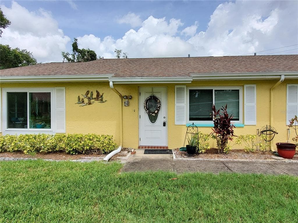 1907 CANTERBURY LANE UNIT 14 SUN CITY CENTER, FL 33573