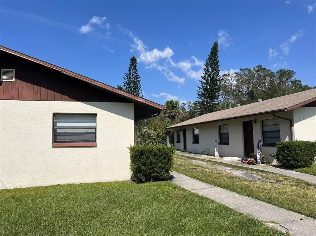 1016 9 TH AVENUE NW UNIT A LARGO, FL 33770