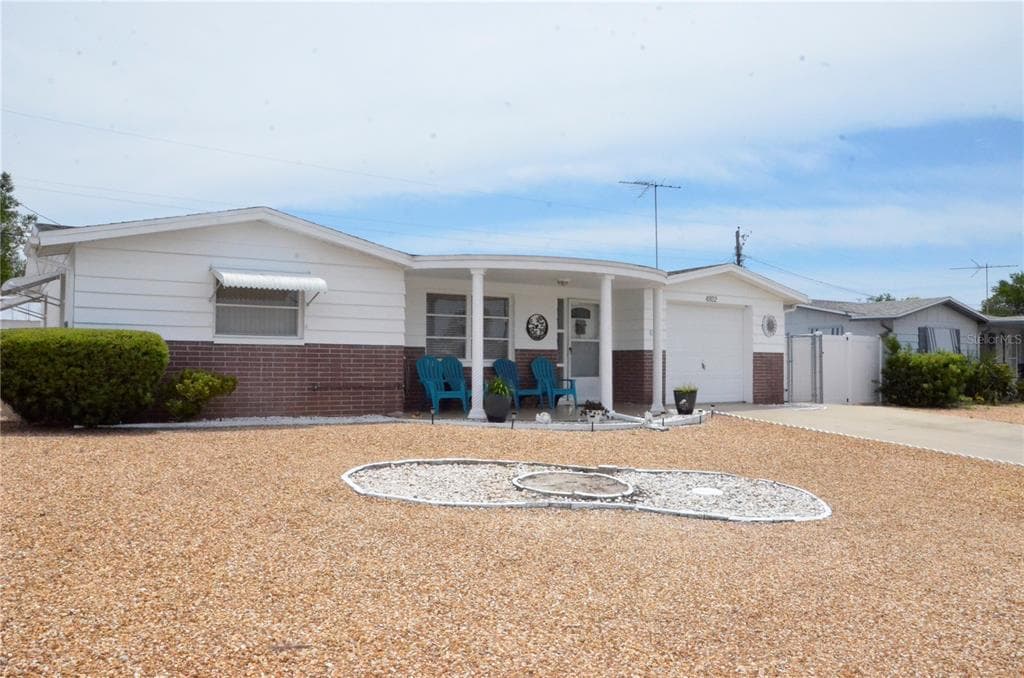 4922 GENESIS AVENUE HOLIDAY, FL 34690