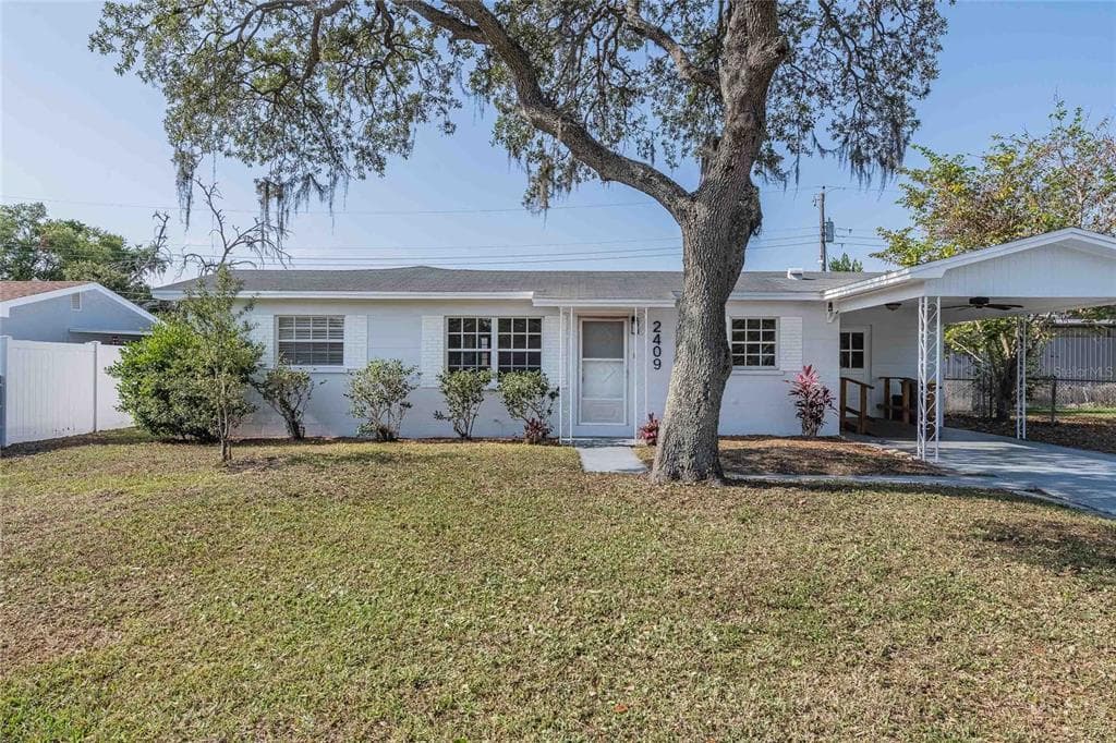 2409 E CIVITAN AVENUE LAKELAND, FL 33801