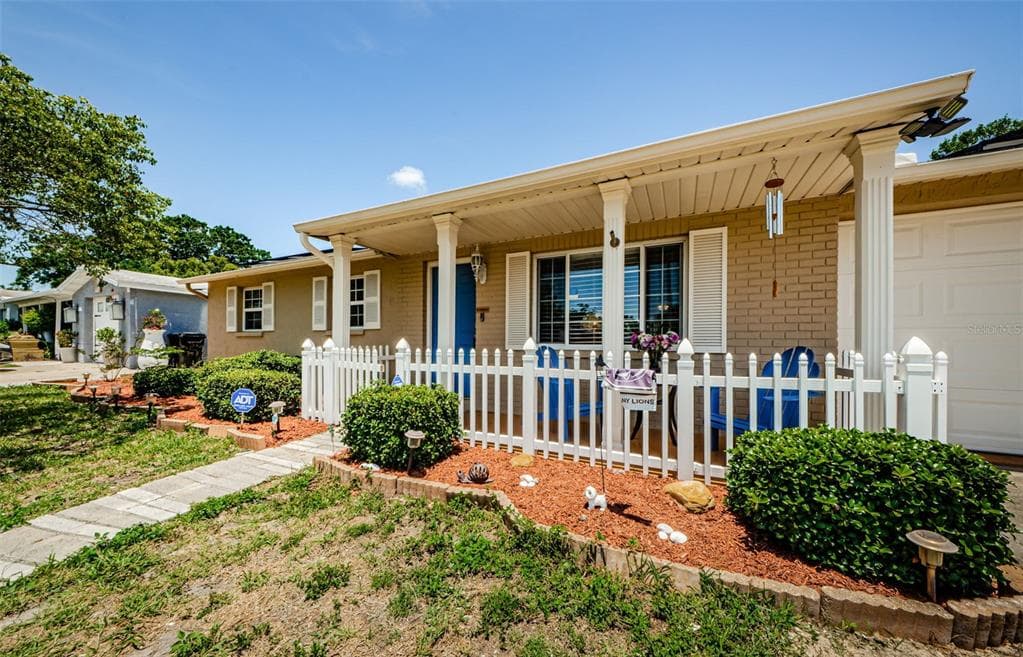 6111 2ND AVENUE NEW PORT RICHEY, FL 34653