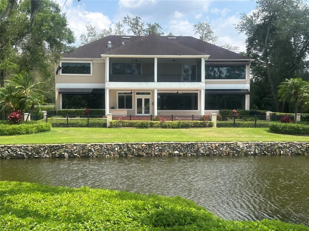 1035 GUISANDO DE AVILA TAMPA, FL 33613