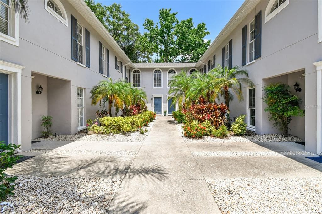 3205 W DE LEON STREET UNIT F TAMPA, FL 33609