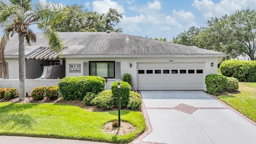 2509 LAMBDIN DRIVE SUN CITY CENTER, FL 33573