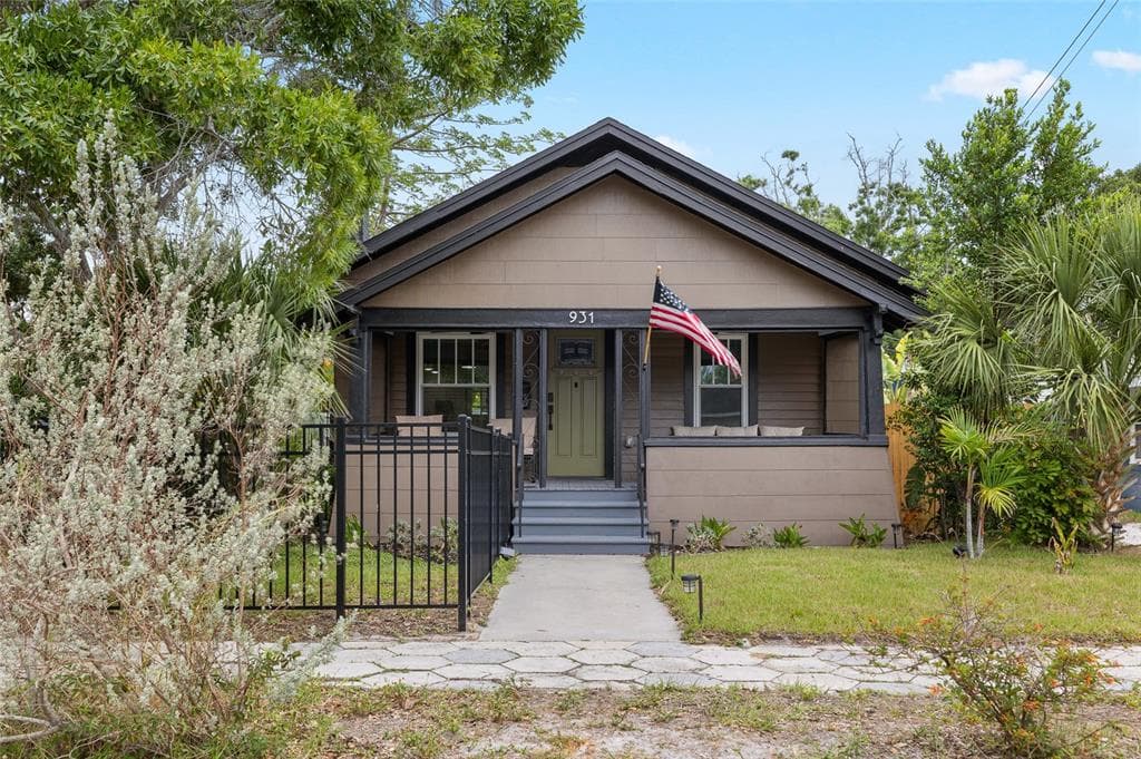 931 28TH AVENUE N ST PETERSBURG, FL 33704