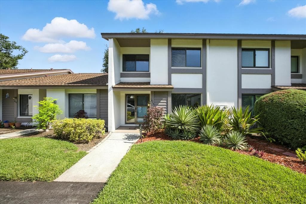1815 CYPRESS TRACE DRIVE SAFETY HARBOR, FL 34695