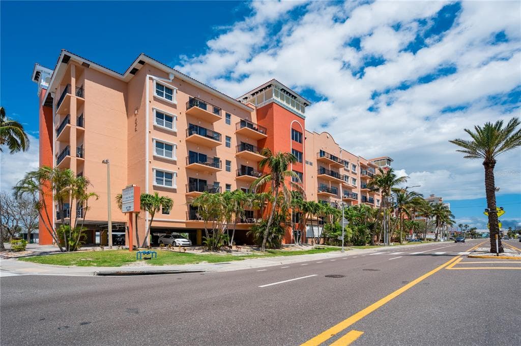 13235 GULF BOULEVARD UNIT 402 MADEIRA BEACH, FL 33708