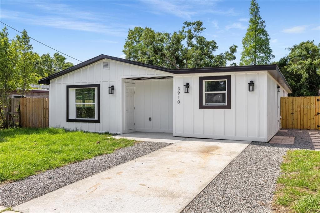 3910 W IOWA AVENUE TAMPA, FL 33616