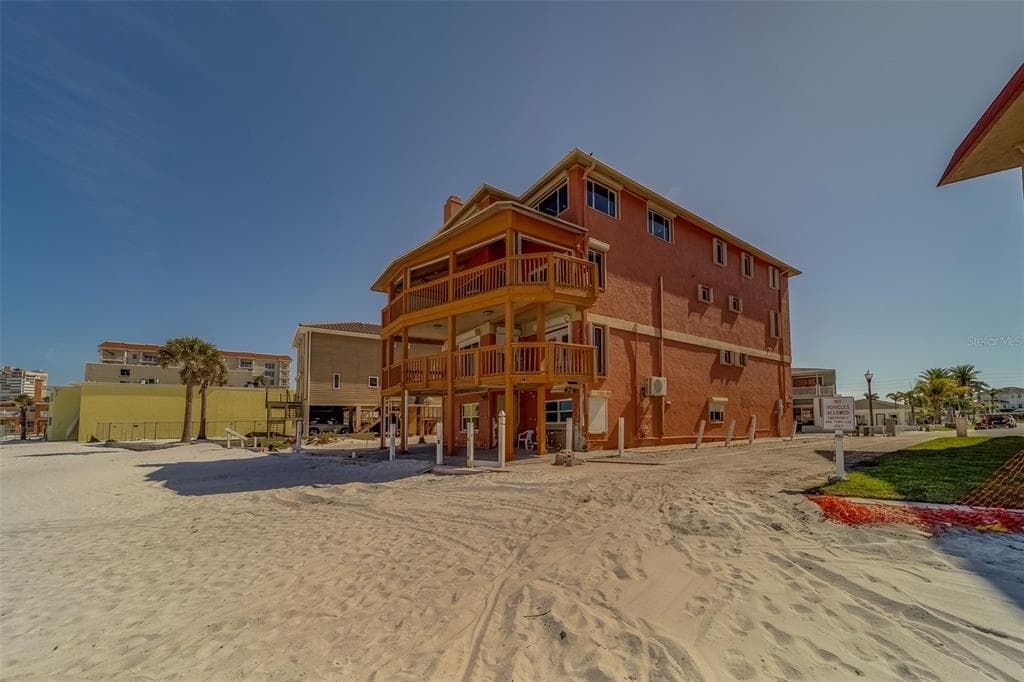 17606 LEE AVENUE REDINGTON SHORES, FL 33708